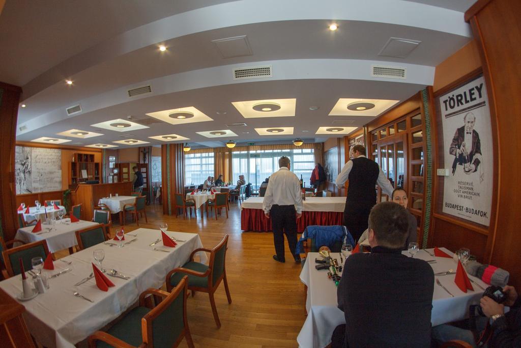 Szent Janos Hotel Mohács Dış mekan fotoğraf