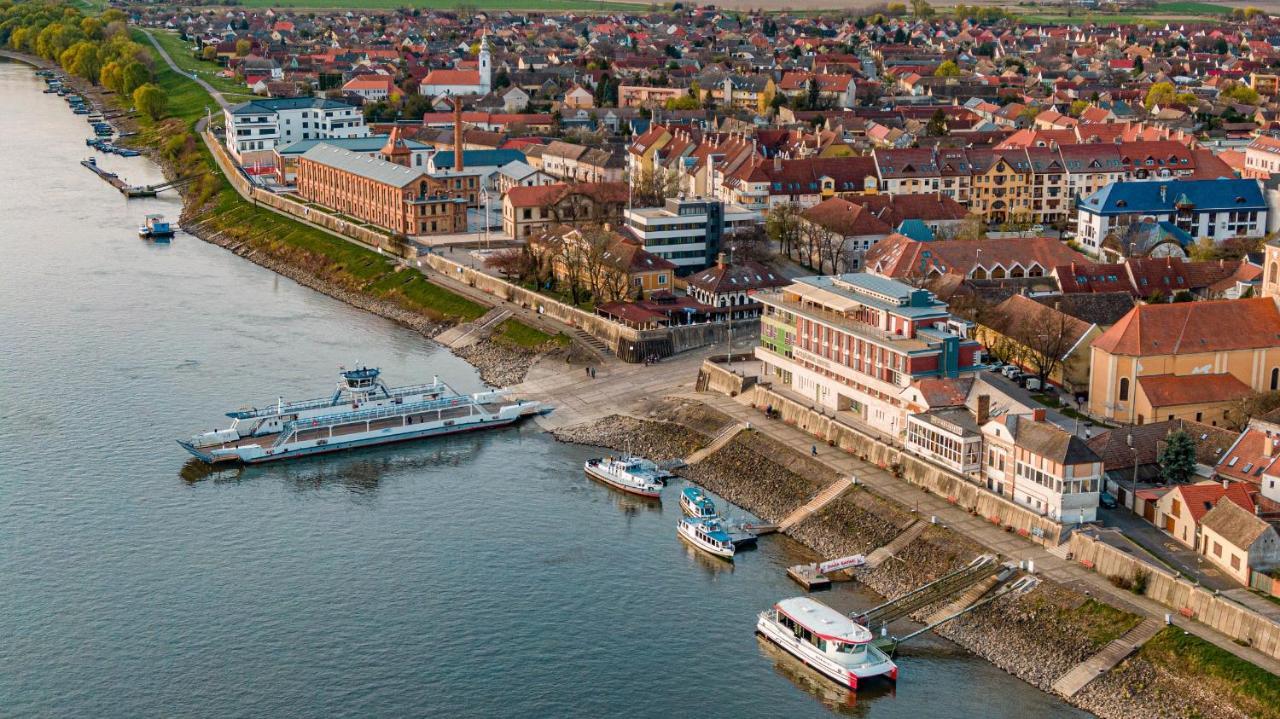 Szent Janos Hotel Mohács Dış mekan fotoğraf